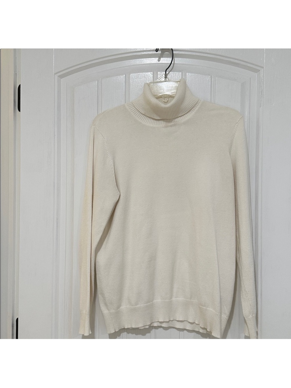 Joseph A Cream Turtleneck Sweater - Soft Knit